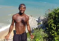 Moradores protestam contra morte de guia de turismo em Caraíva imagem
