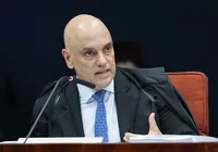 Moraes manda prender ex-assessor de Bolsonaro por "desprezo" ao STF imagem