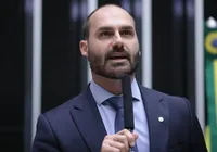 Eduardo Bolsonaro tem conta bancária bloqueada por ordem de Moraes