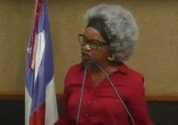 Olívia Santana protesta na Alba contra morte de jovem na Engomadeira imagem