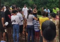 Protesto marca enterro de jovem morta pelo ex-namorado na Bahia imagem