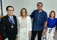 Relação com bolsonarismo rendeu críticas a Divaldo Franco; relembre imagem