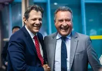 Rui Costa e Haddad conversam sobre MP após posse de Gleisi imagem