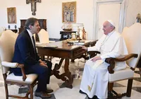 Sobrevivendo no Inferno: Papa Francisco ganhou álbum dos Racionais imagem