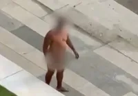 Surto ou protesto? Homem nu chama atenção em avenida após demissão imagem