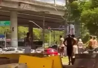 Torcida organizada do Vitória cria tumulto antes do clássico Ba-Vi imagem