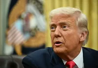 Juiz alerta governo Trump sobre ocultação de dados de deportações imagem