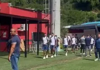 VÍDEO: Bahia desembarca no Barradão para a final contra o Vitória imagem