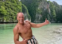 Van Damme é acusado de fazer sexo com mulheres traficadas imagem