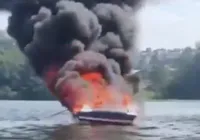 Vídeo: lancha com família a bordo explode em represa imagem