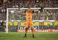 Lucas Arcanjo é o sétimo goleiro com mais defesas do mundo em 2025