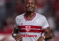 Vitória encaminha contratação do atacante Léo Pereira do CRB imagem