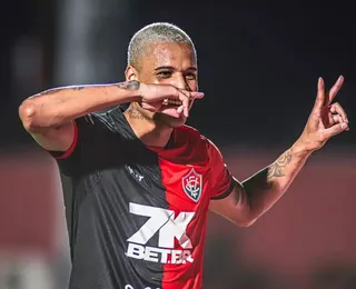 Vitória recusa proposta milionária por atacante Janderson
