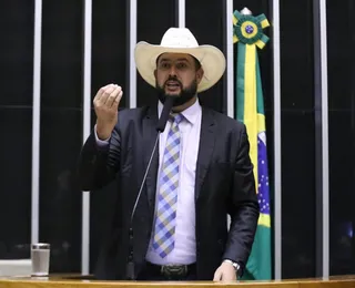 "Chupa aqui para ver se sai leite", dispara deputado em plenário