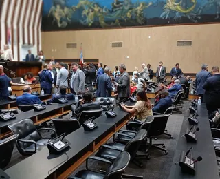 Alba define pauta de votações importantes para a semana