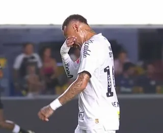 Neymar marca gol de mão, é expulso e Santos perde para o Botafogo