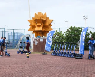 Fornecimento de capacetes a usuários de patinetes pode ser obrigatório