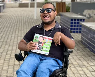 Jovem autor baiano com paralisia cerebral lança seu primeiro livro