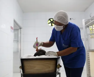 Maquiadora de mortos: baiana explica trabalho conservando corpos