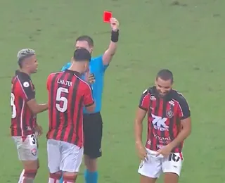 Pepê é expulso por soco dois minutos após entrar em campo no Ba-Vi