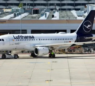 Piloto não tem acesso à cabine e avião voa sem controle por 10 minutos - Imagem