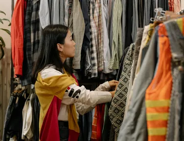Brechós e boas práticas: saiba como você pode reduzir o impacto da indústria da moda - Imagem
