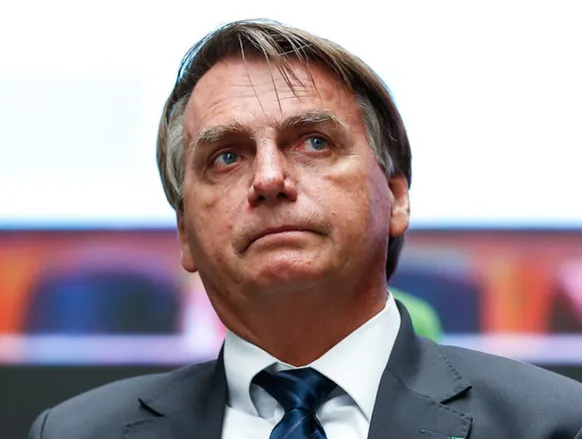 STF forma maioria para manter Bolsonaro com tornozeleira - Imagem