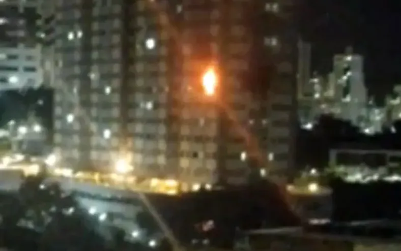 VÍDEO: apartamento pega fogo em condomínio da Avenida Paralela - Imagem