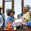Alcione, a Marrom, vira baiana em clima de muita baianidade - Imagem