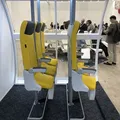 Assentos de avião para viajar 'em pé' podem virar realidade logo imagem