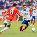 Como em 1989, Bahia faz decisão debaixo de chuva contra o Inter imagem