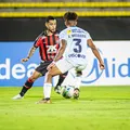 “Não tem terra arrasada”, diz Matheuzinho após eliminação do Vitória imagem
