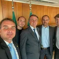 Flávio Bolsonaro desponta como novo nome para a Presidência imagem