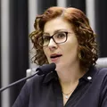 Zambelli sai do Brasil e ironiza STF: “Nem a Interpol me tira da Itália” imagem