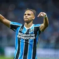 Pivô da polêmica, Braithwaite vê pênalti “claríssimo” contra o Bahia imagem