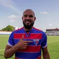 Especulado no Vitória, Zé Welisson permanece no Fortaleza imagem