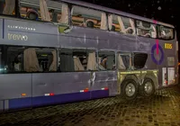 Acidente entre ônibus e caminhão deixa dois feridos na BR-116 imagem