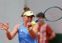 Bia Haddad sofre virada e é eliminada na estreia em Roland Garros