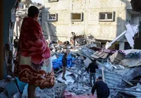 Ataques aéreos de Israel matam mais 72 palestinos em Gaza imagem