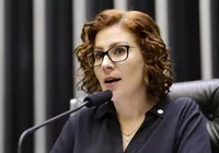 Zambelli sai do Brasil e ironiza STF: “Nem a Interpol me tira da Itália” imagem
