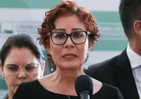 Flávio Bolsonaro pede que Itália ceda asilo político Carla Zambelli imagem