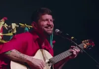 Saulo estreia a turnê Dançando com o Tempo