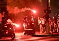 "Uma Noite de Crime": veja o caos na França após a vitória do PSG imagem