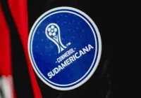 Universidad Católica x Vitória: onde assistir, escalações e arbitragem imagem