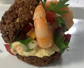 Crocante e macio, o falafel pode ser o "pai"  do acarajé?