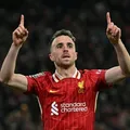 Luto no futebol! Jogador do Liverpool morre em acidente de carro imagem