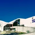 Avião da FAB tem pneu furado ao pousar no aeroporto de Salvador imagem