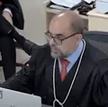 Desembargador diz que Brasil vive epidemia de autismo: "Mina de dinheiro" imagem
