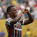 Fluminense vence de virada e assume a liderança do grupo imagem