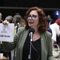 Foragida, Zambelli faz apelo para apoiadores: "Me representem" imagem
